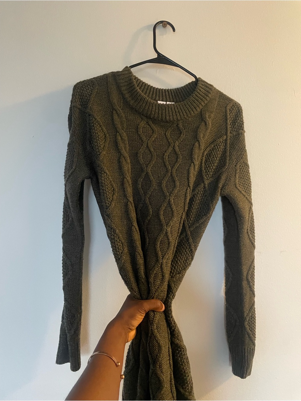 TWIK BY SIMONS Women's Olive Cable Knit Sweater small